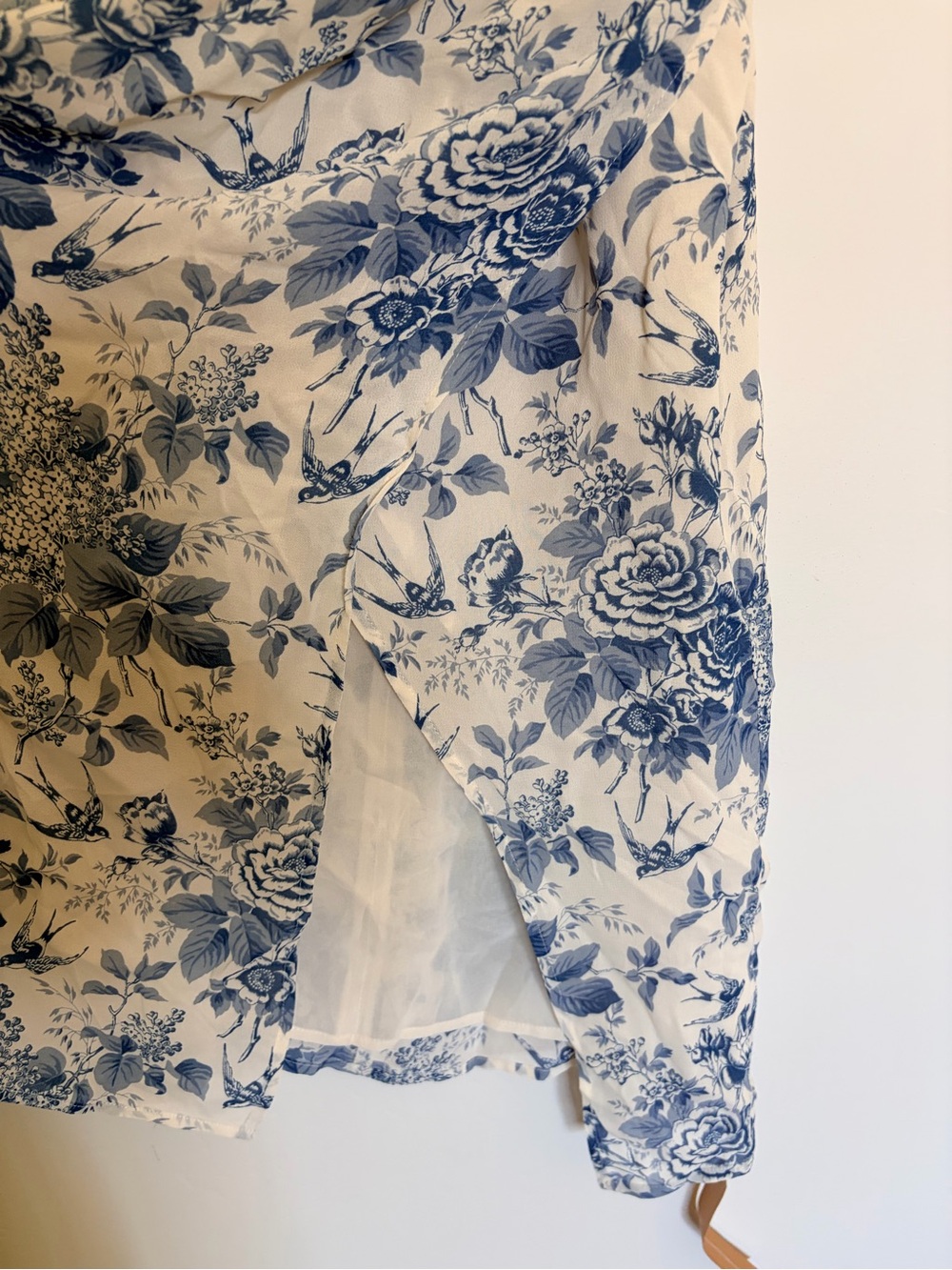 Reformation Petites Kourtney Midi Dress Size 0P, Floral Light Blue Ivory, NWT - Picture 8 of 15
